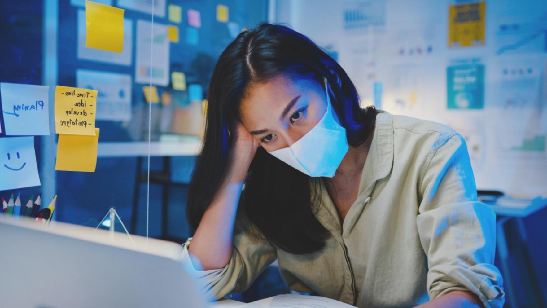 Teilnehmer lernen gemeinsam auf der Naxiloquent-Plattform