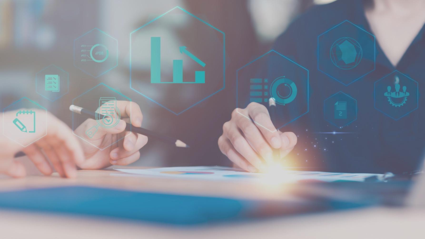 Teamarbeit an SEO-Strategien und Rankingfaktoren